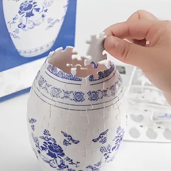 3D Puzzle Vase – Blue & White Porcelain Design for Home Décor