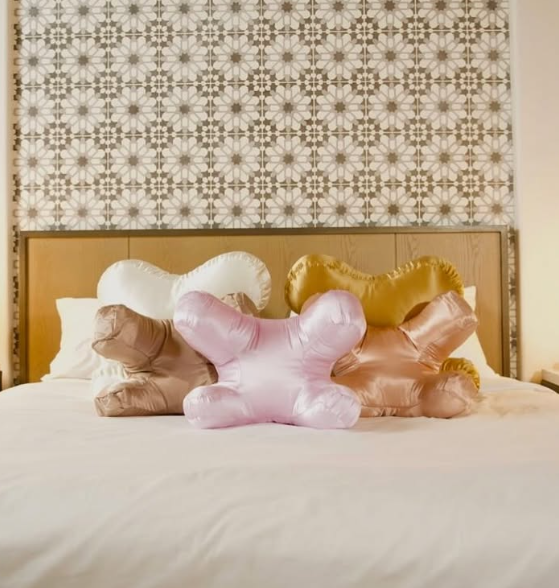 Beauty Sleep Reinvented – Use the Memory Foam Face Relaxed Pillow